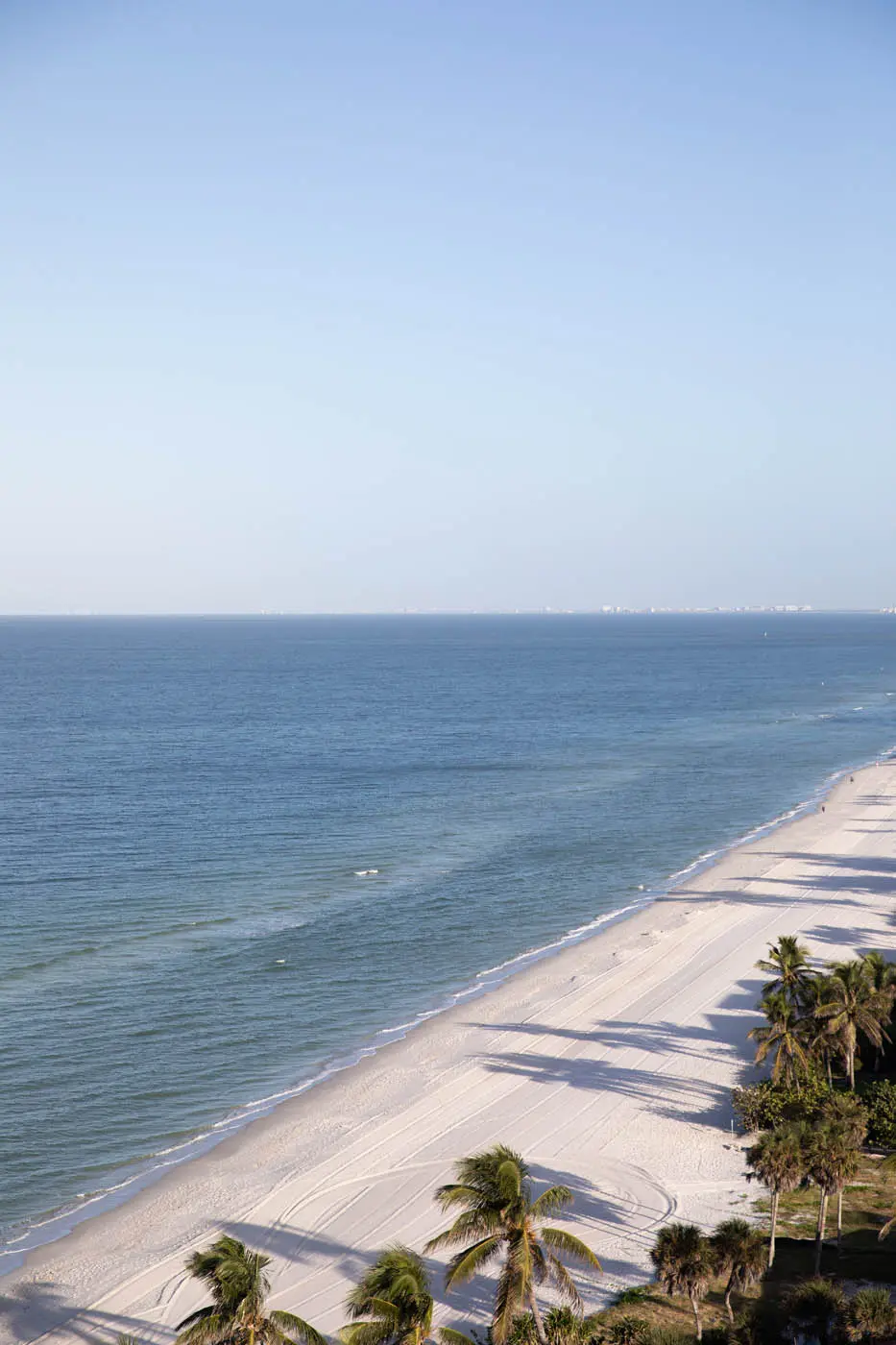 Gulf of Mexico shoreline near Inn on Fifth in Naples, Florida