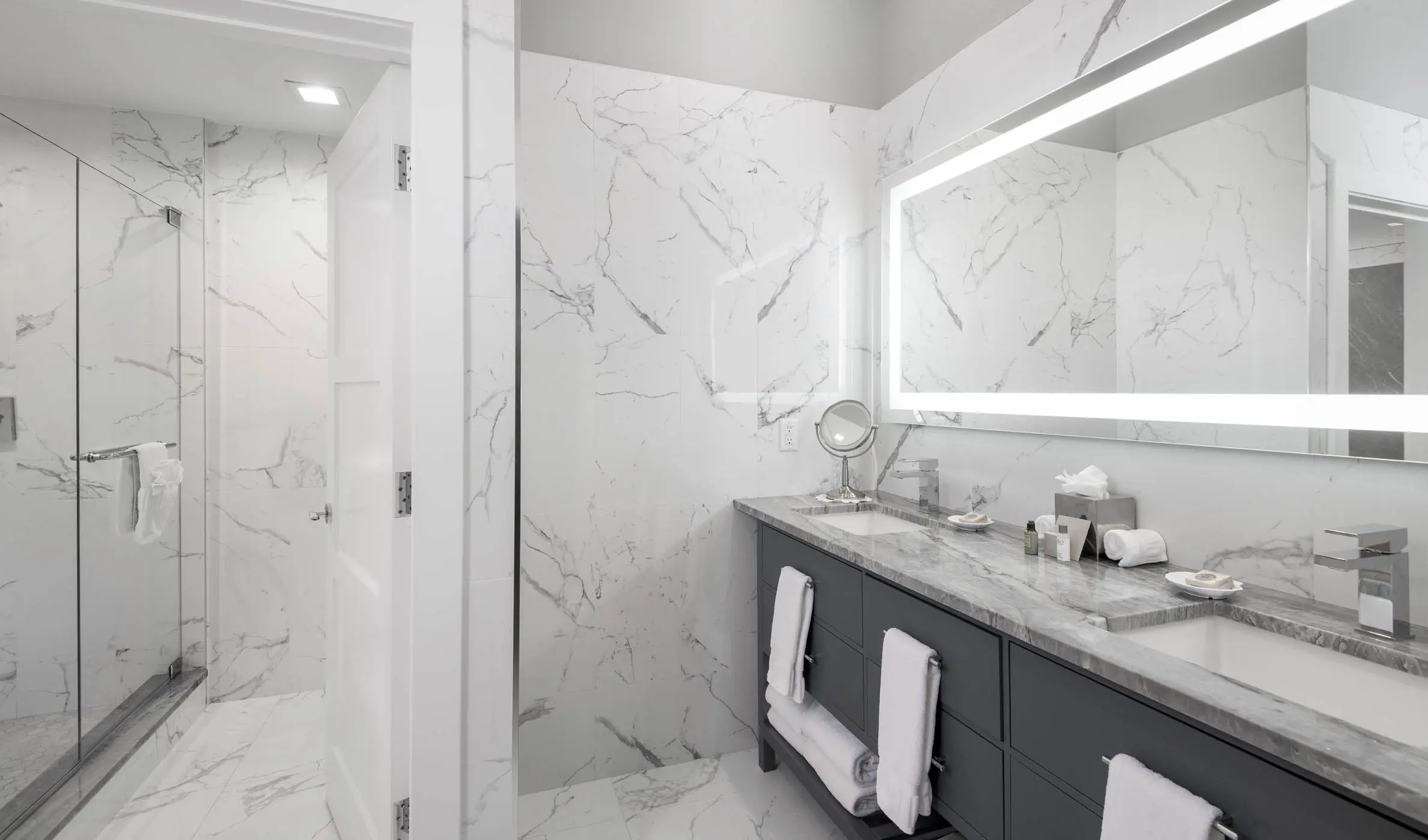 Inn On Fifth Accommodations Patio Suite Bathroom