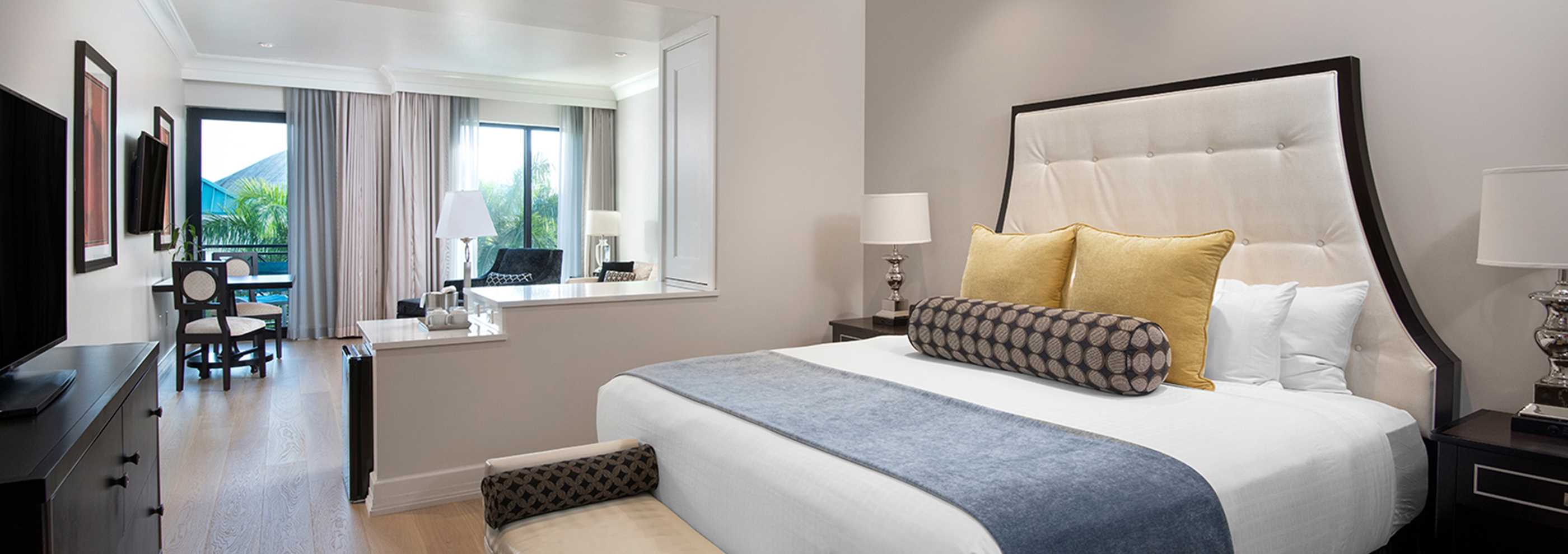 FAQs | The Inn On Fifth in Old Naples, image size:2800x989